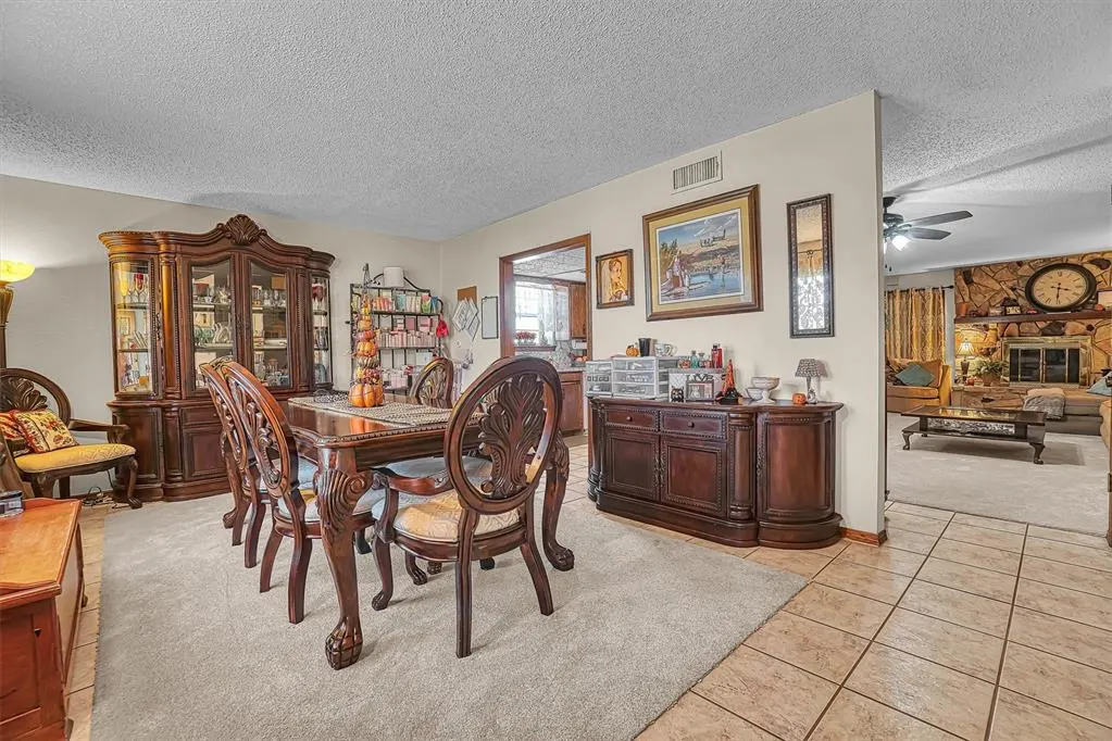 Photo 4 — 1325 Canterbury Boulevard, Altus, OK 73521