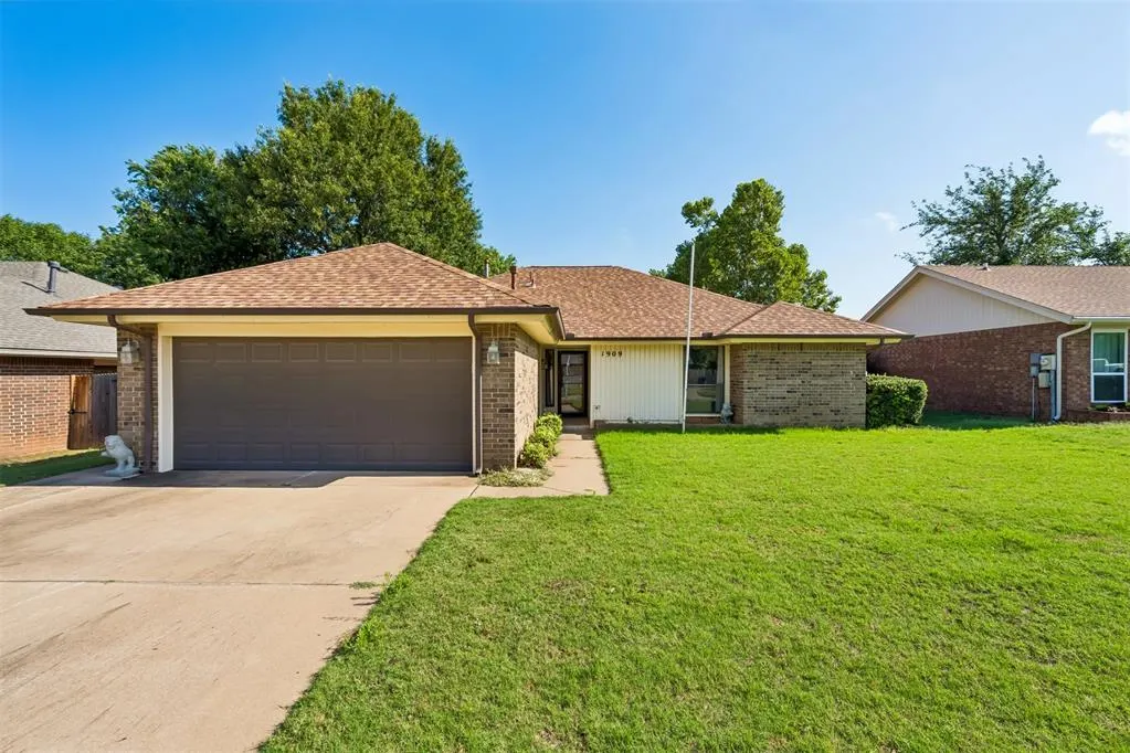 Photo 5 — 1909 Fountain View, Edmond, OK 73013