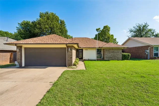 Photo 5 — 1909 Fountain View, Edmond, OK 73013