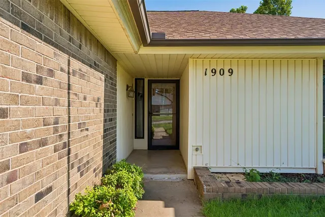 Photo 8 — 1909 Fountain View, Edmond, OK 73013