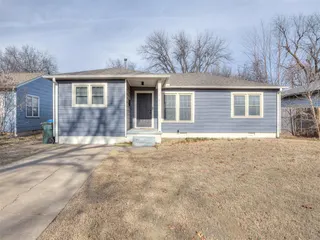 Sold home at 1111 W Comanche Street