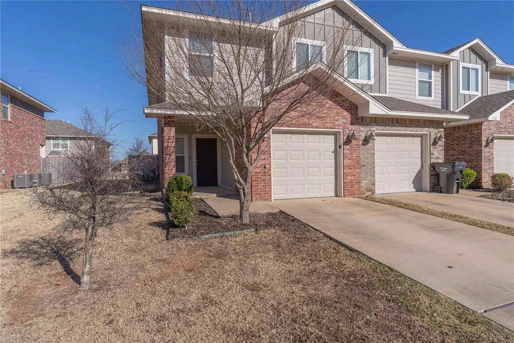 Photo 4 — 779 SW 14th Street, Moore, OK 73160