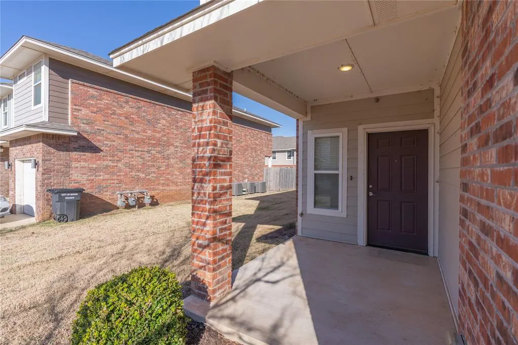 Photo 6 — 779 SW 14th Street, Moore, OK 73160