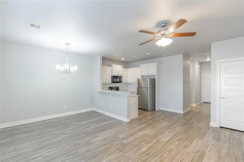 Photo 9 — 779 SW 14th Street, Moore, OK 73160