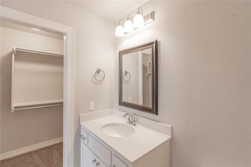Photo 21 — 779 SW 14th Street, Moore, OK 73160