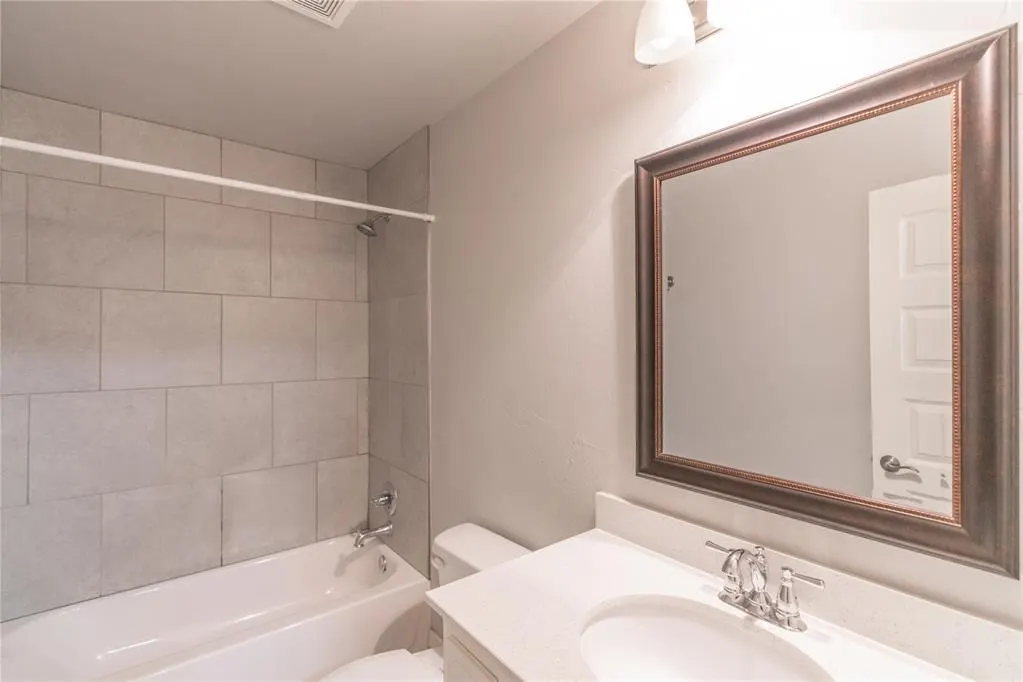 Photo 26 — 779 SW 14th Street, Moore, OK 73160