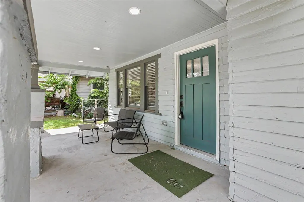 Photo 2 — 709 NW 24th Street, Oklahoma City, OK 73103