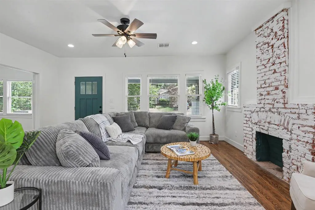 Photo 4 — 709 NW 24th Street, Oklahoma City, OK 73103