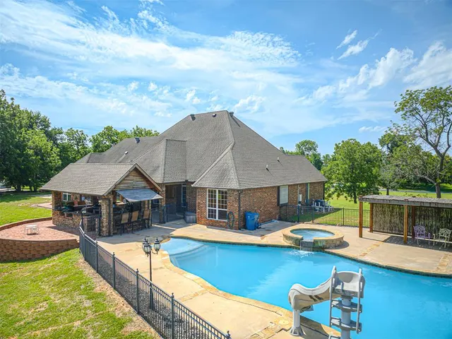 Photo 7 — 4495 SE 37th Street, Norman, OK 73072