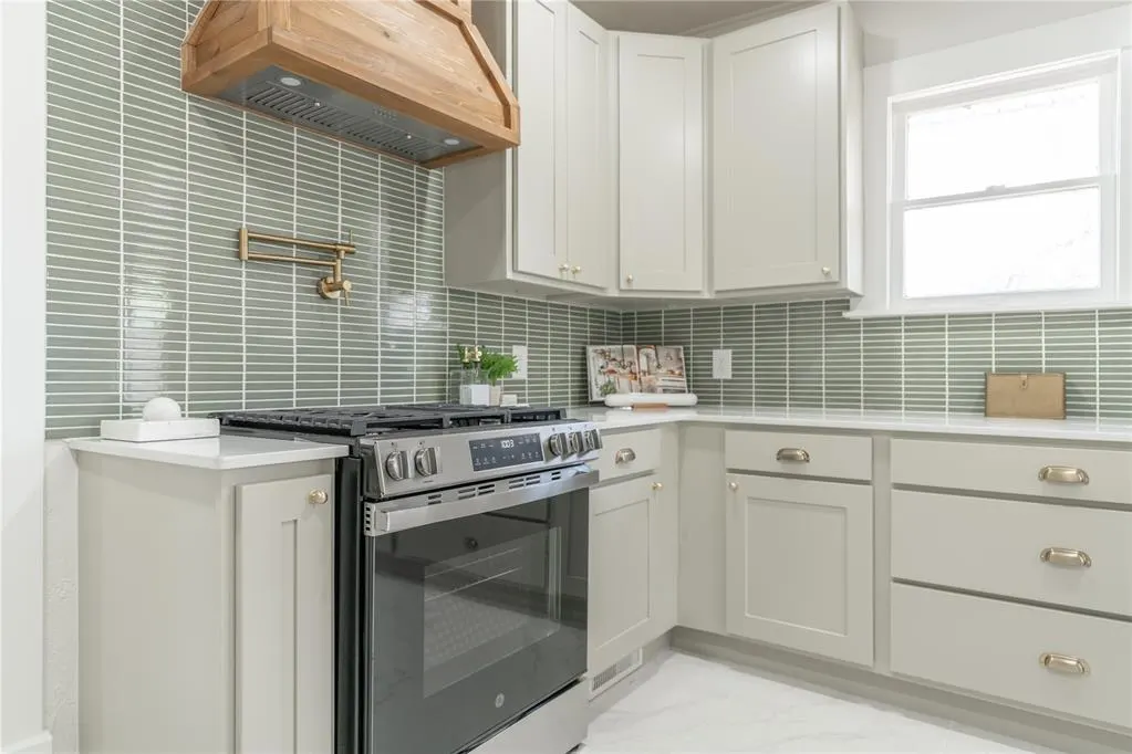 Photo 5 — 617 NW 22nd Street, Oklahoma City, OK 73103