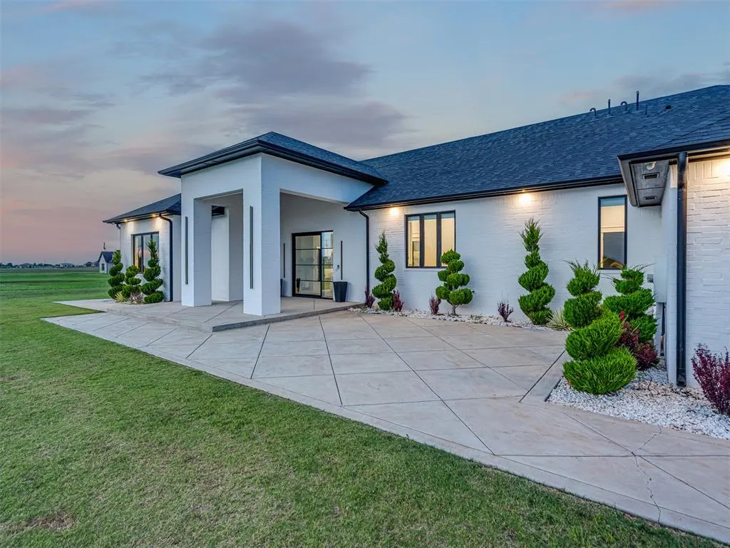 Photo 3 — 24400 N Council Road, Edmond, OK 73025
