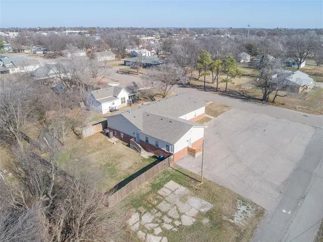Photo 3 — 700 N Tucker Avenue, Shawnee, OK 74801