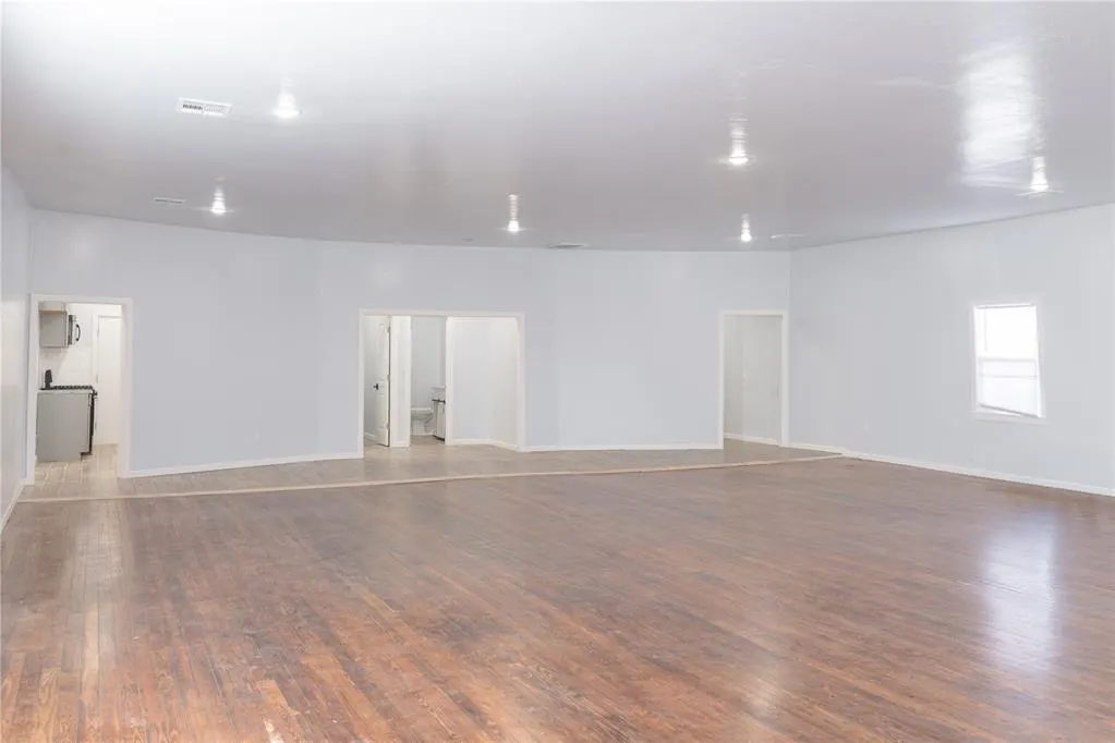 Photo 10 — 700 N Tucker Avenue, Shawnee, OK 74801