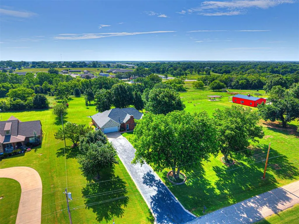 Photo 6 — 517 S 10th Avenue, Stroud, OK 74079