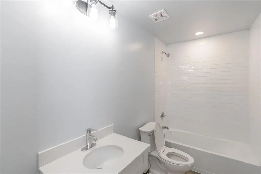Photo 11 — 700 N Tucker Avenue, Shawnee, OK 74801