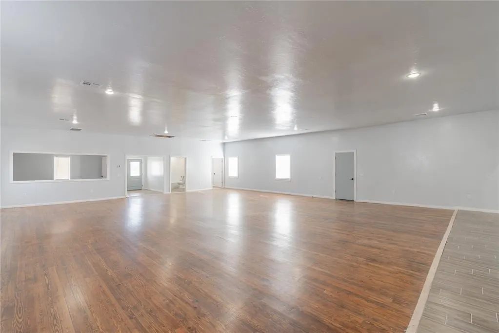 Photo 14 — 700 N Tucker Avenue, Shawnee, OK 74801