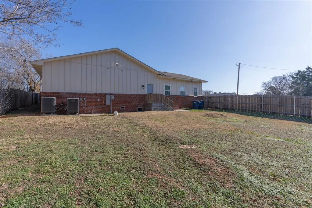 Photo 38 — 700 N Tucker Avenue, Shawnee, OK 74801