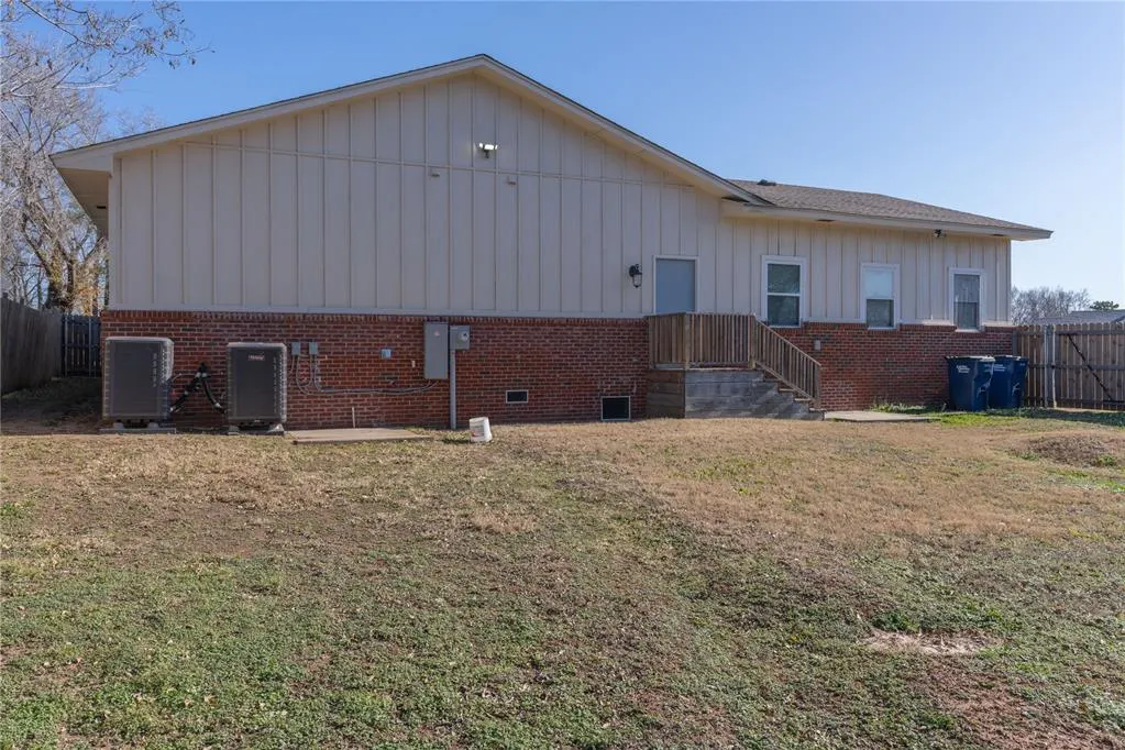 Photo 39 — 700 N Tucker Avenue, Shawnee, OK 74801