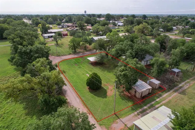 Photo 6 — 1113 N 7th Street, Sayre, OK 73662