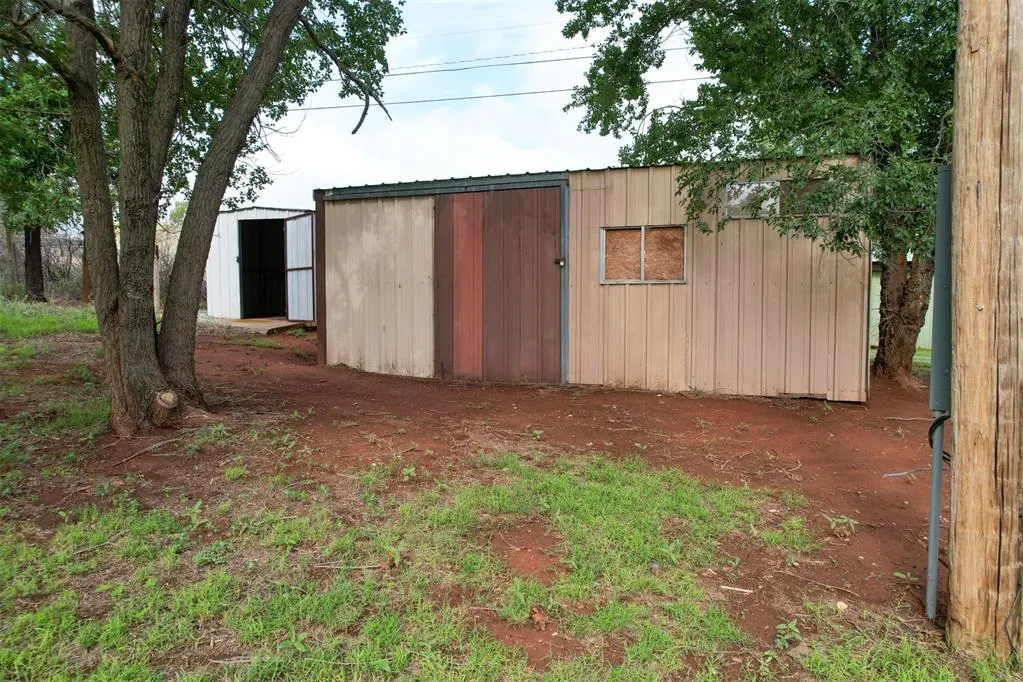 Photo 11 — 1113 N 7th Street, Sayre, OK 73662