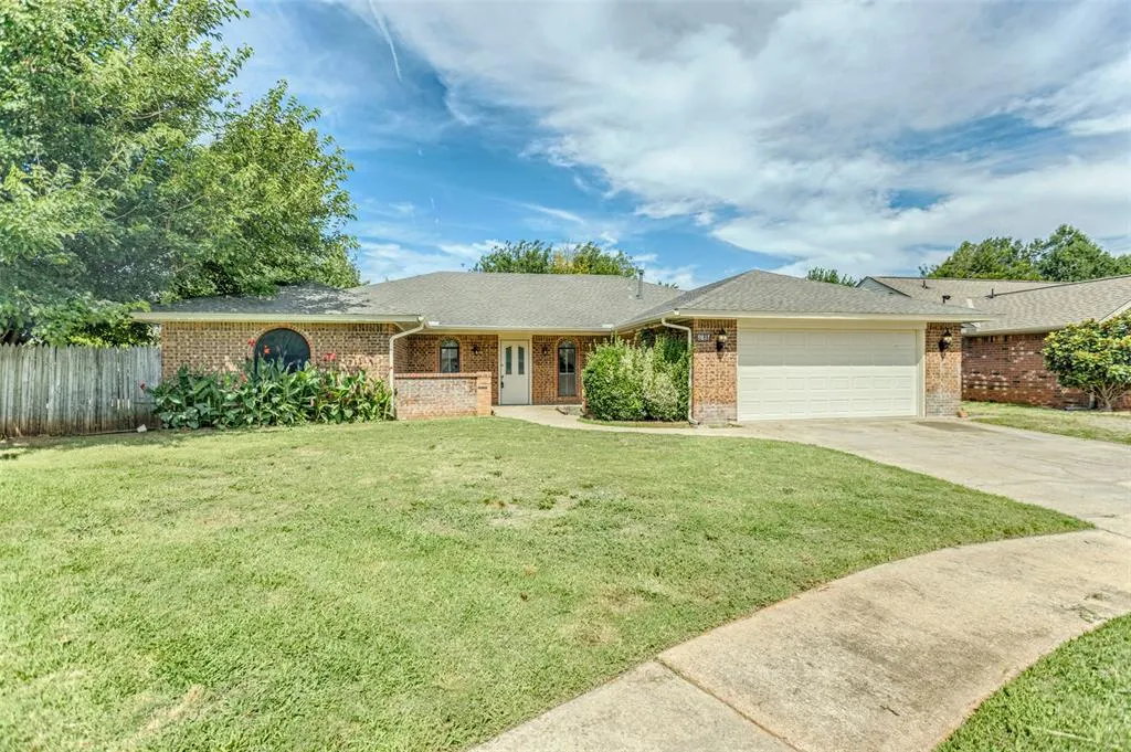 Photo 14 — 9817 Grimsbey Court, Oklahoma City, OK 73159
