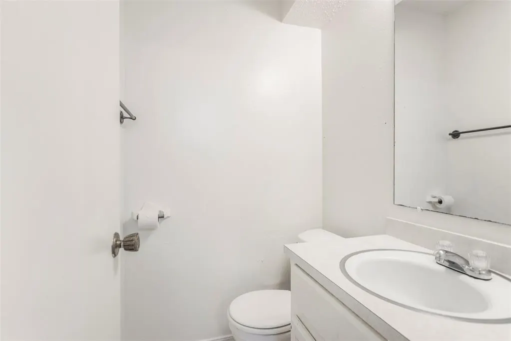 Photo 30 — 9817 Grimsbey Court, Oklahoma City, OK 73159