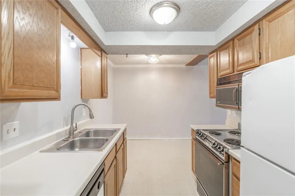 Photo 6 — 11120 Stratford Drive 429, Oklahoma City, OK 73120
