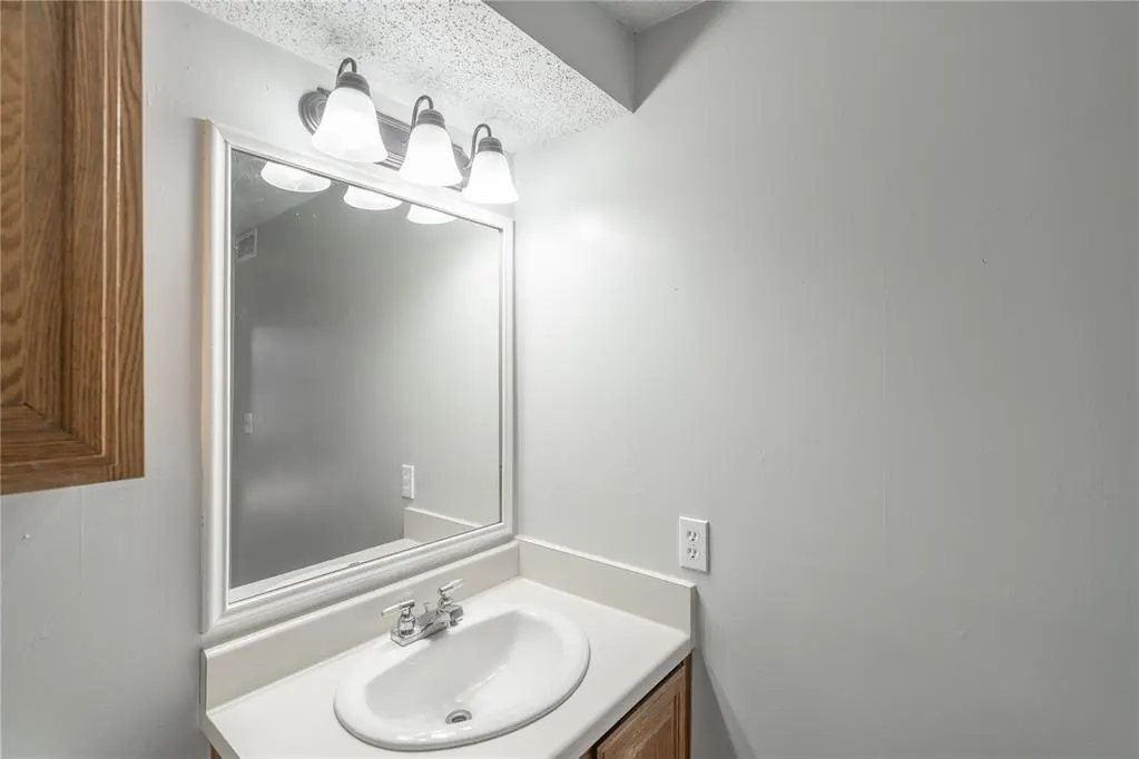 Photo 23 — 11120 Stratford Drive 429, Oklahoma City, OK 73120