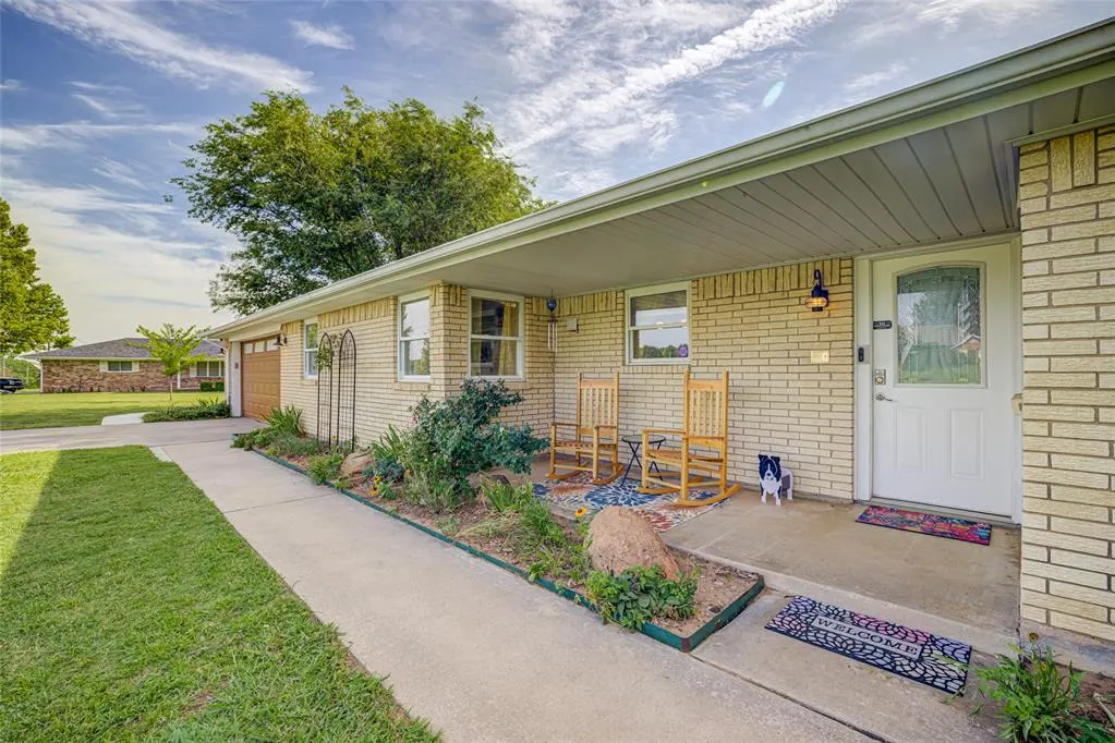 Photo 3 — 2704 Janene Street, Harrah, OK 73045