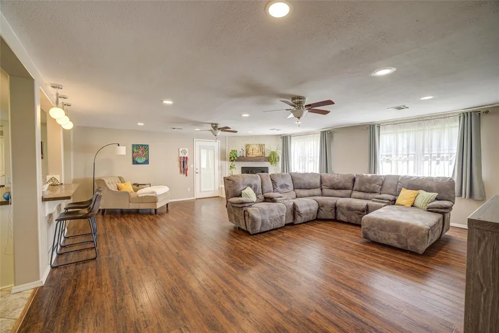 Photo 5 — 2704 Janene Street, Harrah, OK 73045