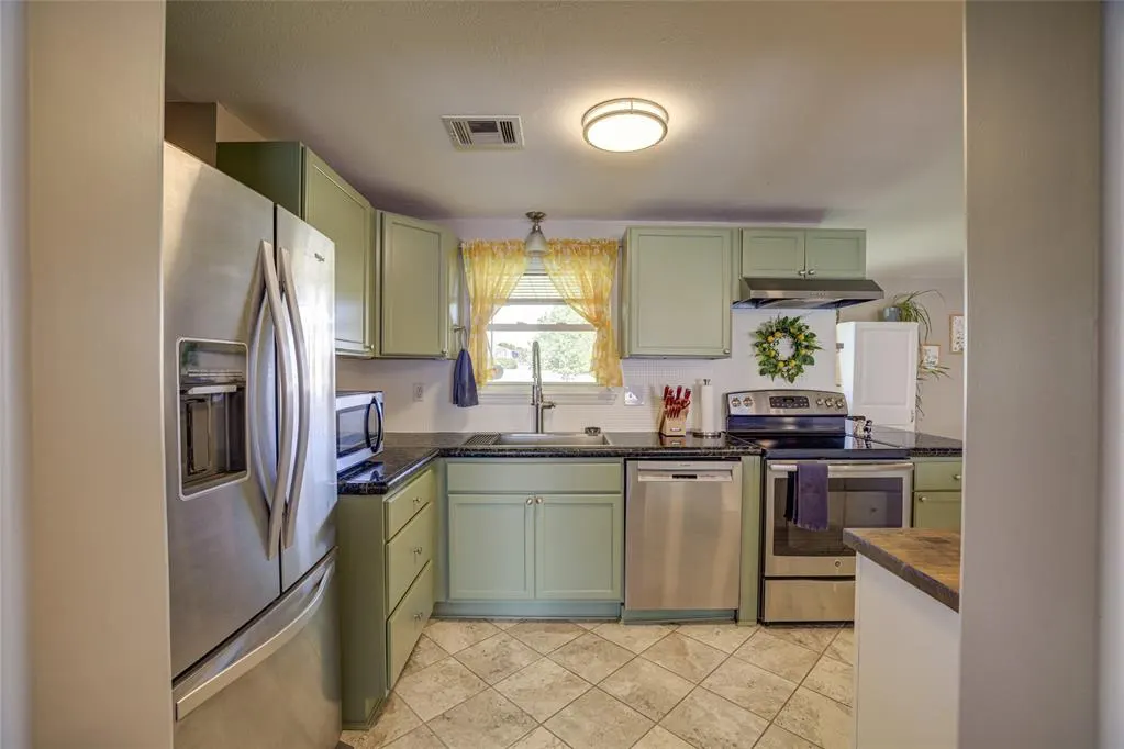 Photo 9 — 2704 Janene Street, Harrah, OK 73045