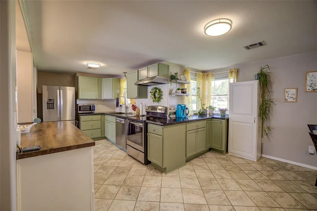 Photo 11 — 2704 Janene Street, Harrah, OK 73045