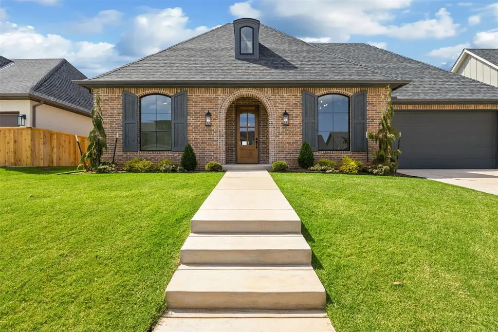 Photo 2 — 12805 Cobblestone Curve Road, Oklahoma City, OK 73142