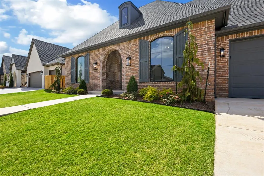 Photo 3 — 12805 Cobblestone Curve Road, Oklahoma City, OK 73142