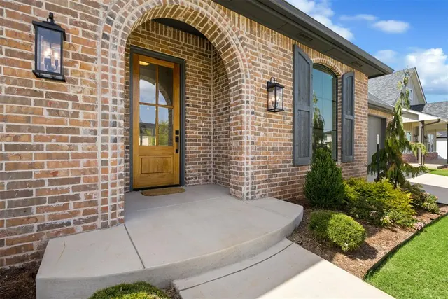 Photo 4 — 12805 Cobblestone Curve Road, Oklahoma City, OK 73142