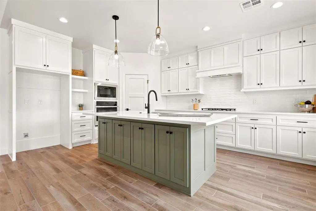 Photo 12 — 12805 Cobblestone Curve Road, Oklahoma City, OK 73142