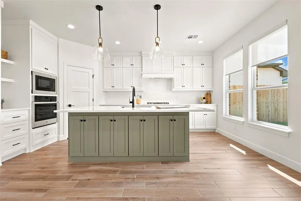Photo 13 — 12805 Cobblestone Curve Road, Oklahoma City, OK 73142