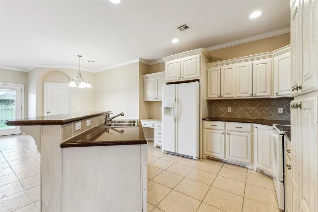 Photo 15 — 11312 NW 121st Place, Yukon, OK 73099