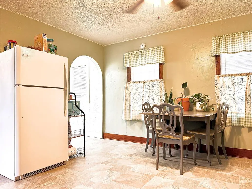 Photo 4 — 1128 W Tennessee Avenue, Chickasha, OK 73018