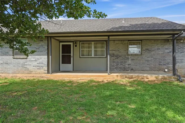 Photo 3 — Address unavailable, Choctaw, OK 73020