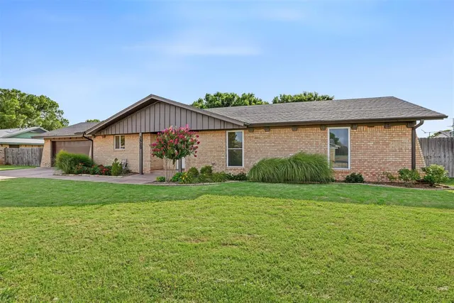 Photo 3 — 3525 W Trail Drive, Altus, OK 73521