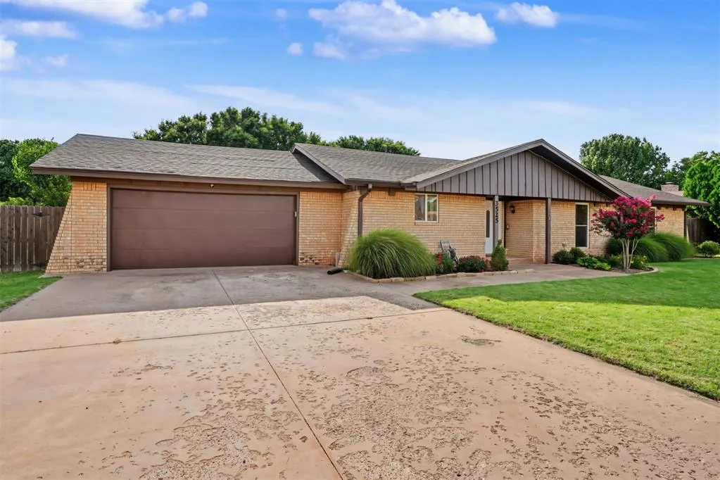 Photo 4 — 3525 W Trail Drive, Altus, OK 73521