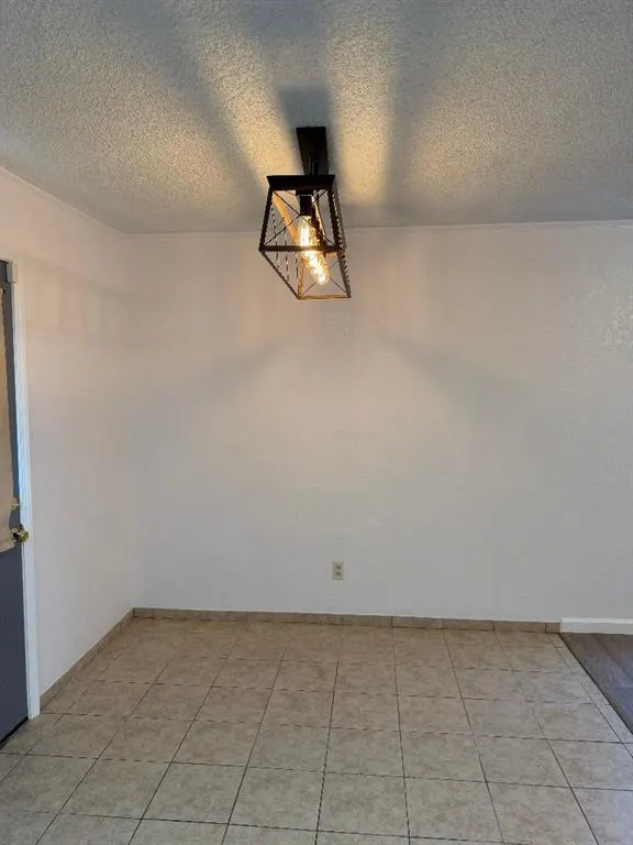 Photo 7 — 2005 Eastridge Place, Oklahoma City, OK 73141