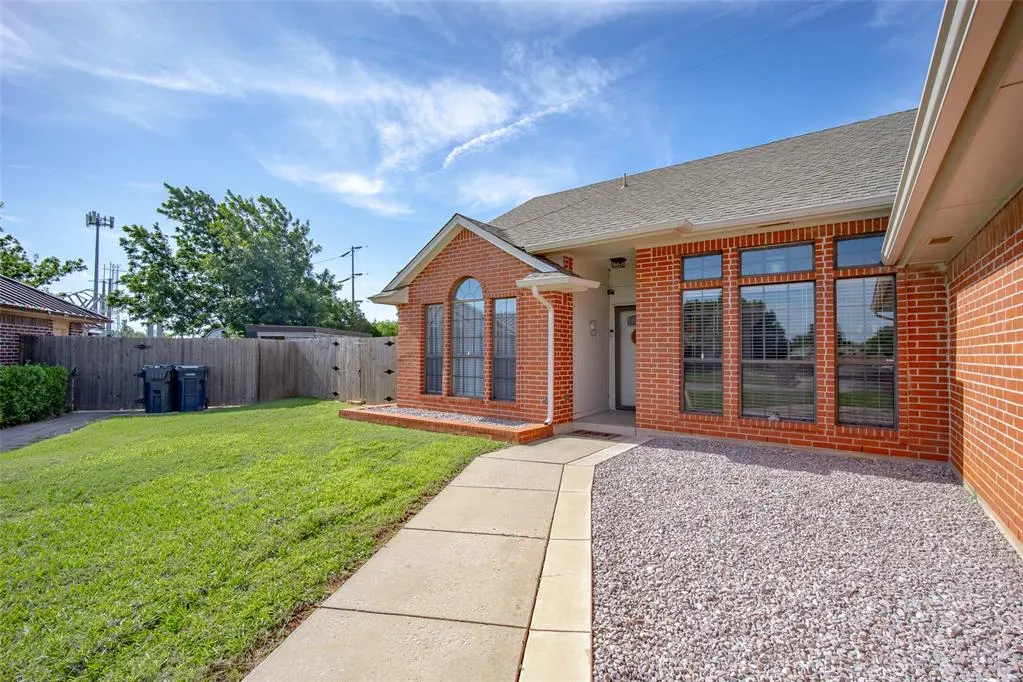 Photo 4 — 10100 Donna Court, Oklahoma City, OK 73162