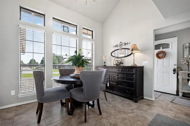 Photo 6 — 10100 Donna Court, Oklahoma City, OK 73162