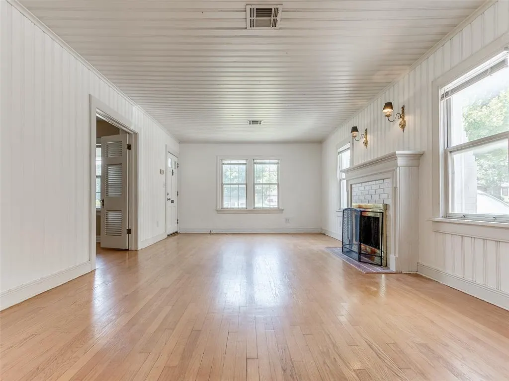 Photo 7 — 2305 NW 28th Street, Oklahoma City, OK 73107