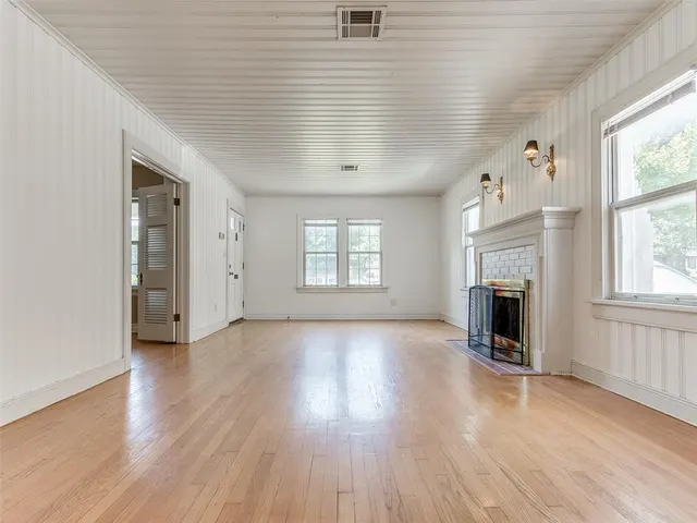 Photo 7 — 2305 NW 28th Street, Oklahoma City, OK 73107