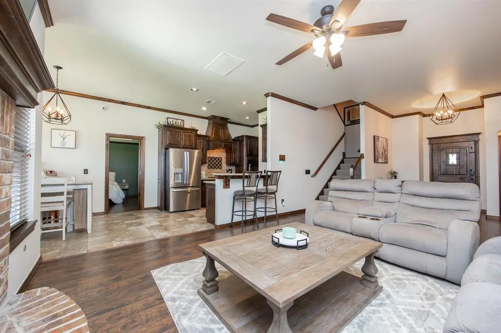Photo 3 — 18121 Haslemere Lane, Edmond, OK 73012