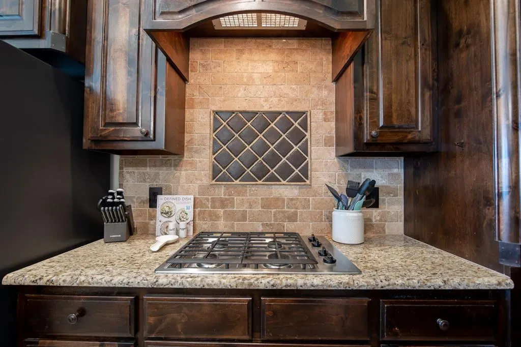 Photo 10 — 18121 Haslemere Lane, Edmond, OK 73012