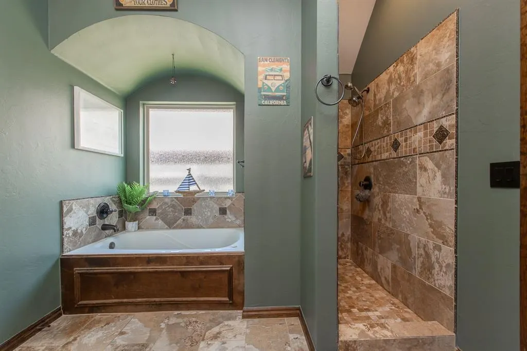 Photo 14 — 18121 Haslemere Lane, Edmond, OK 73012